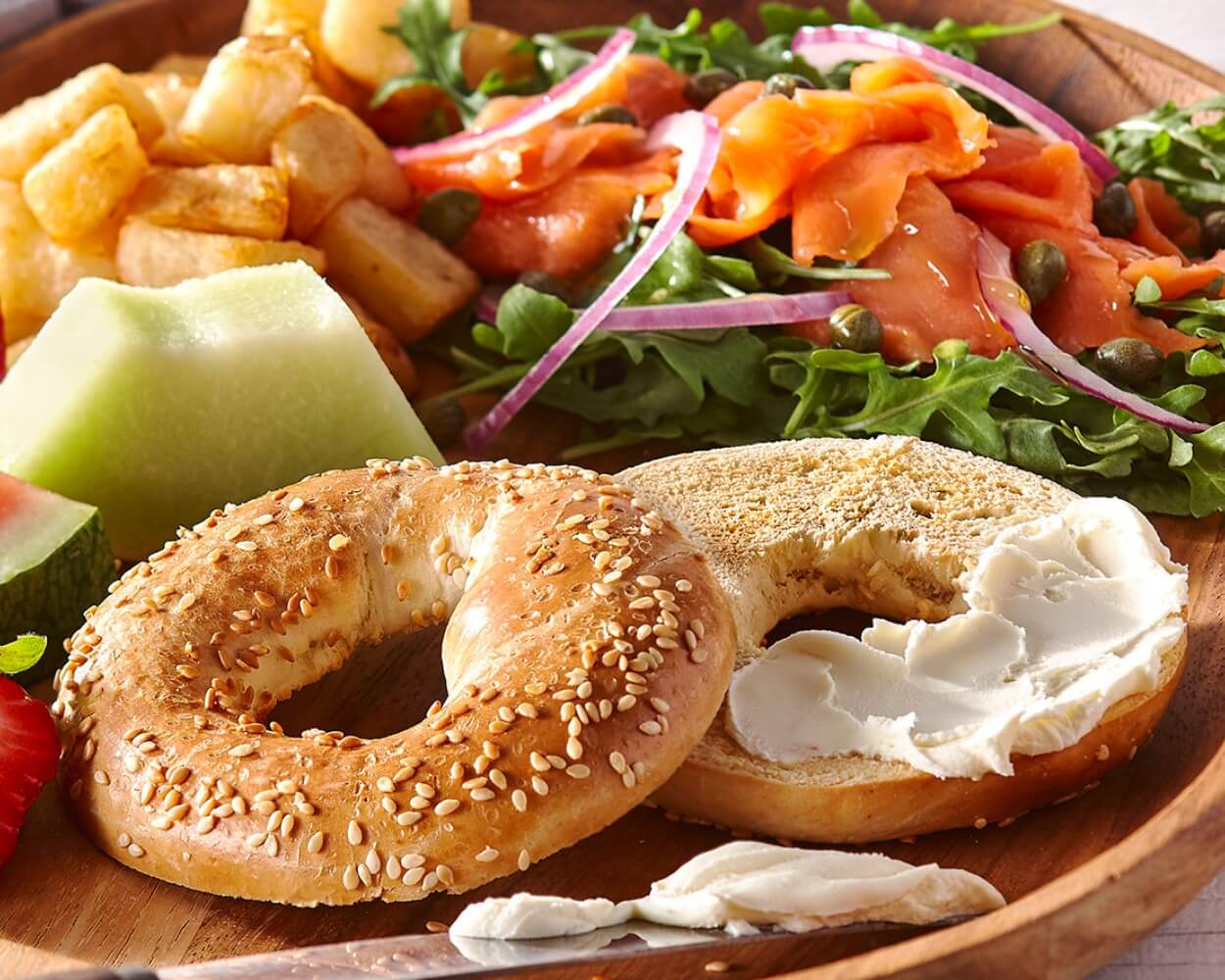 Bagel fromage à la crème et saumon fumé